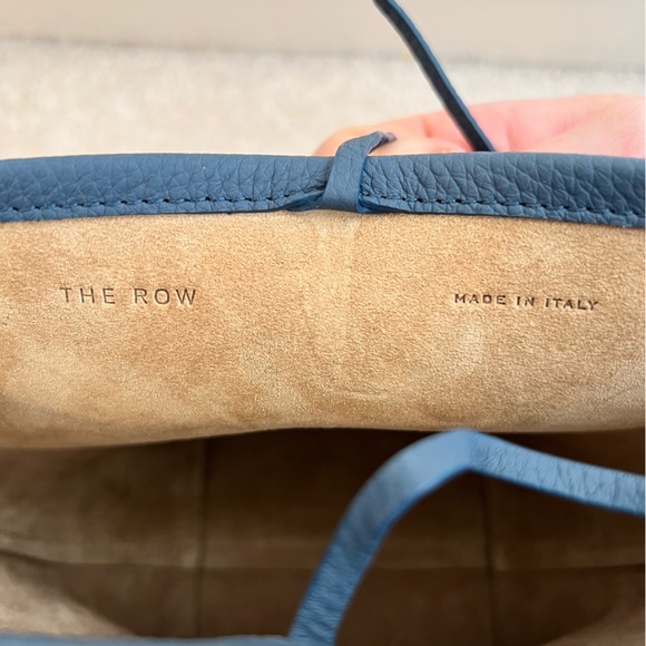 The Row Small N/S Park Tote Bag in Leather Bluestone - Picture 3 of 7